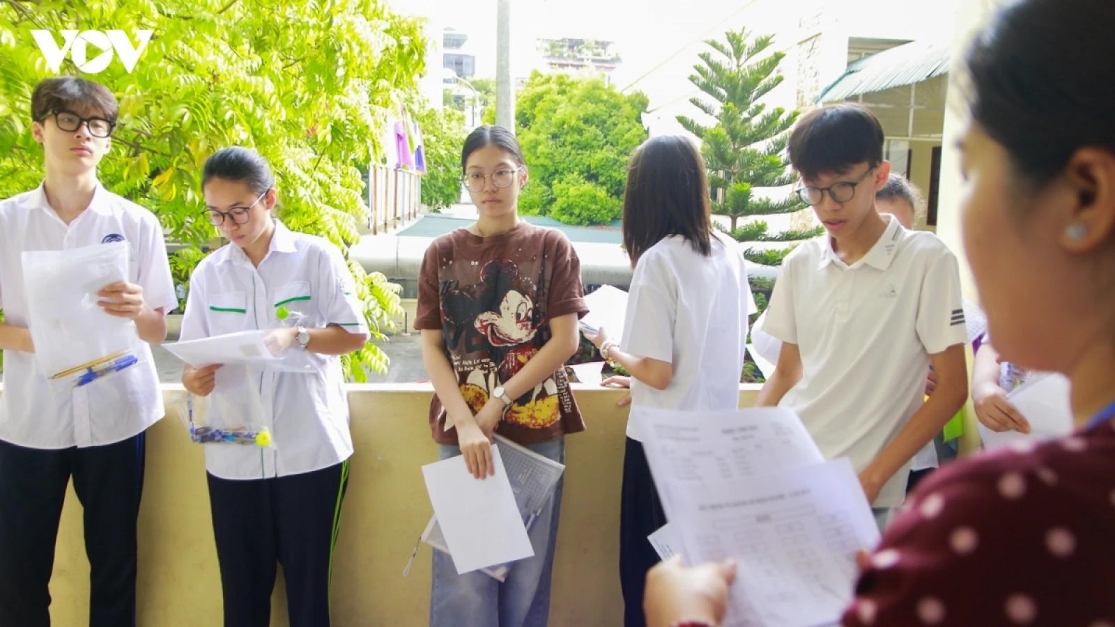 Thi lớp 10 chuyên Sư phạm: Hàng nghìn sĩ tử căng mình trước kỳ thi khốc liệt bậc nhất cả nước